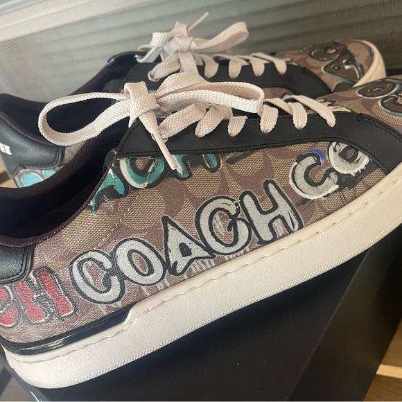 Casual Coach shoes that comfortable. Wore twice but just too big. - Picture 4 of 4